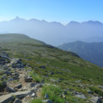 双六岳といえば、山頂一帯の別世界のような平坦な地形と、槍・穂高の眺望。