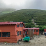 前日夜の段階で2日めは晴れの予報でしたが、実際はこのとおり。。この日は双六岳〜三俣蓮華岳〜黒部五郎岳を登る計画。